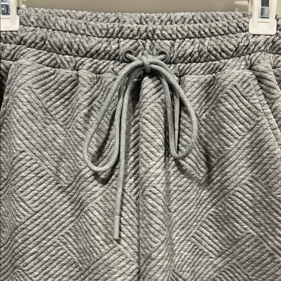 See and Be Seen- Elegant Gray Wide-Leg Boutique Pants - Picture 5 of 7